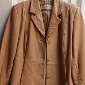 Leather lambskin PL coat beige short.